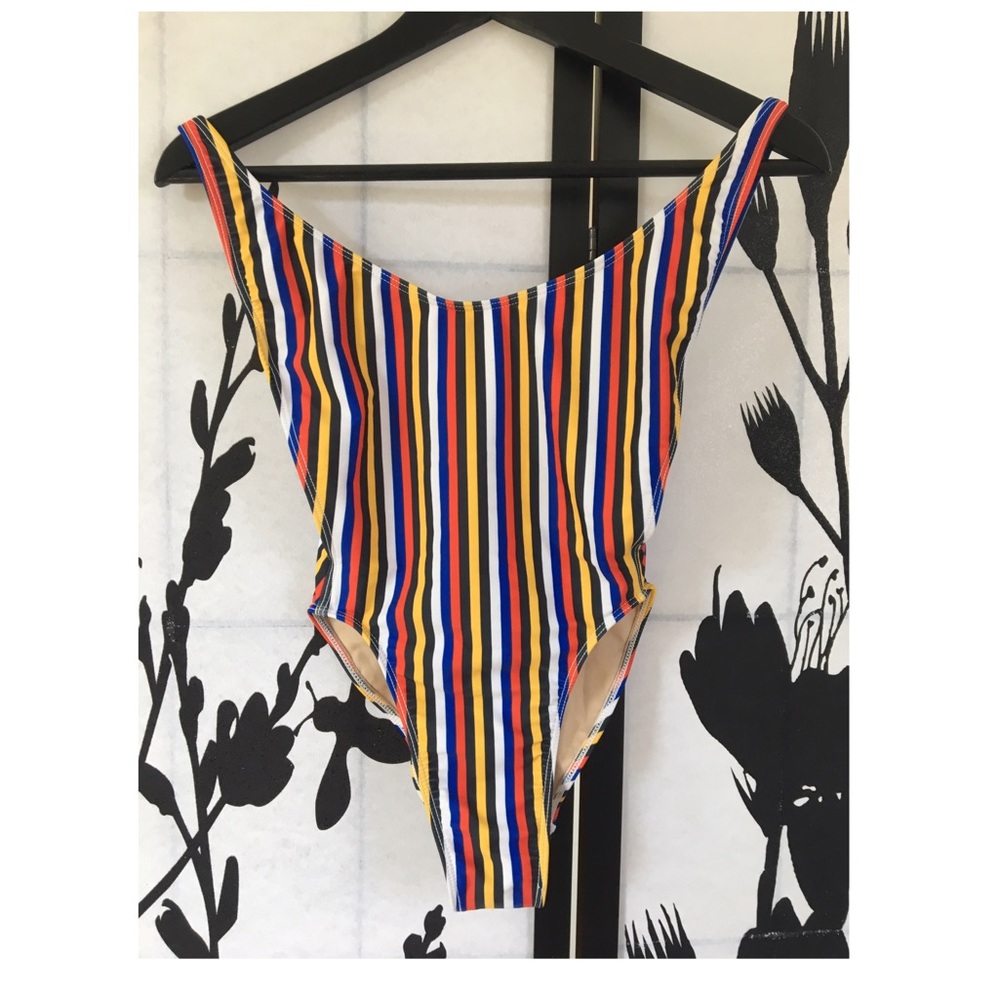 One piece swim suit